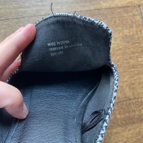 Urban Outfitters Houndstooth Bow Tie Mule Slides Slip-On Pointed-Toe Size 7 - Picture 8 of 8